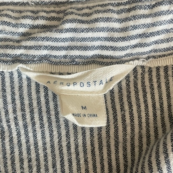 Aeropostale Tie-Front Button-Up Shirt - Blue & White Pinstripe Short SleeveTop - Picture 6 of 8